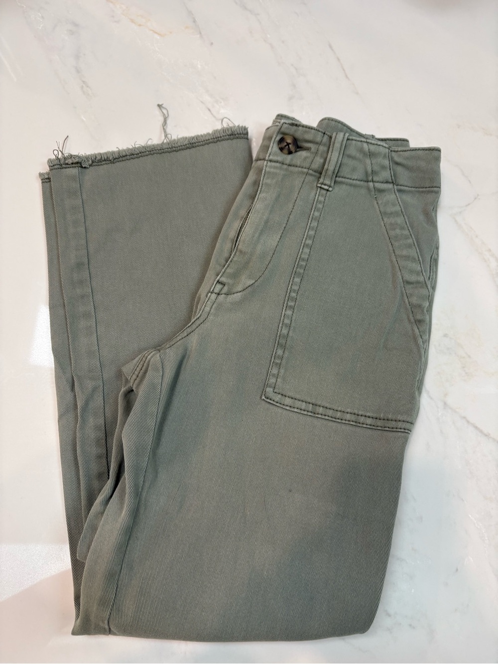Faherty Olive Green Cropped Ankle Pants
